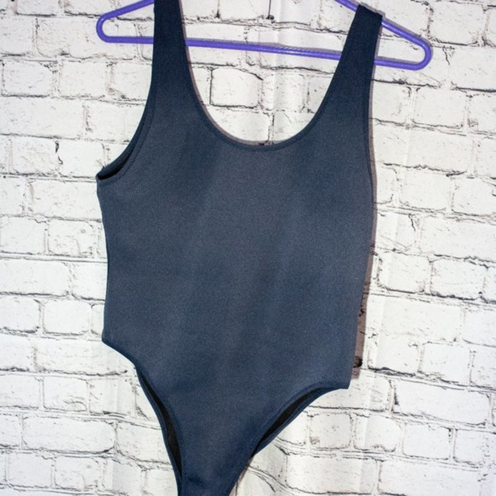Kendall and Kylie lowback swimsuit L‎